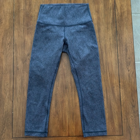 Lululemon Wunder Under Crop (Hi-Rise) (Full-On Luxtreme 21") - Picture 8 of 10